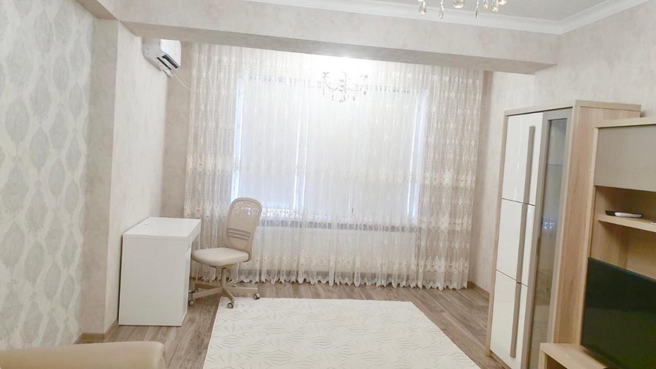 Center Apartment On Albisoara Street Кишинев Екстериор снимка