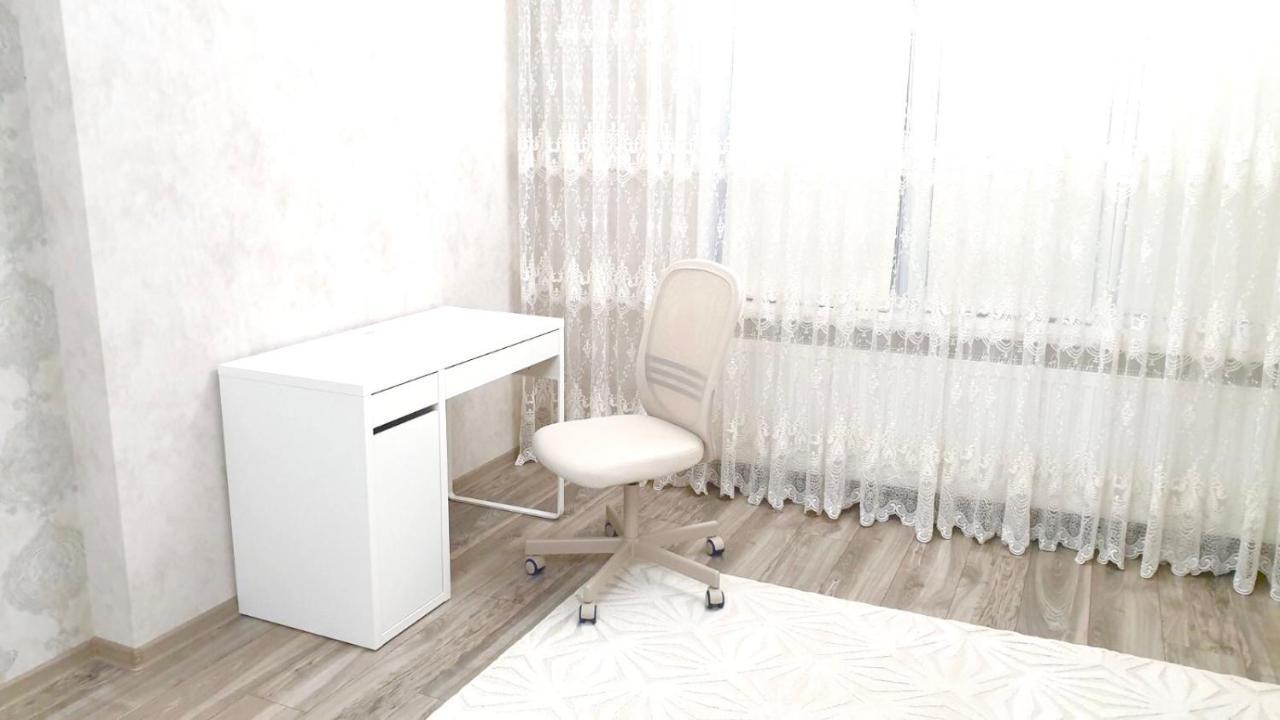 Center Apartment On Albisoara Street Кишинев Екстериор снимка