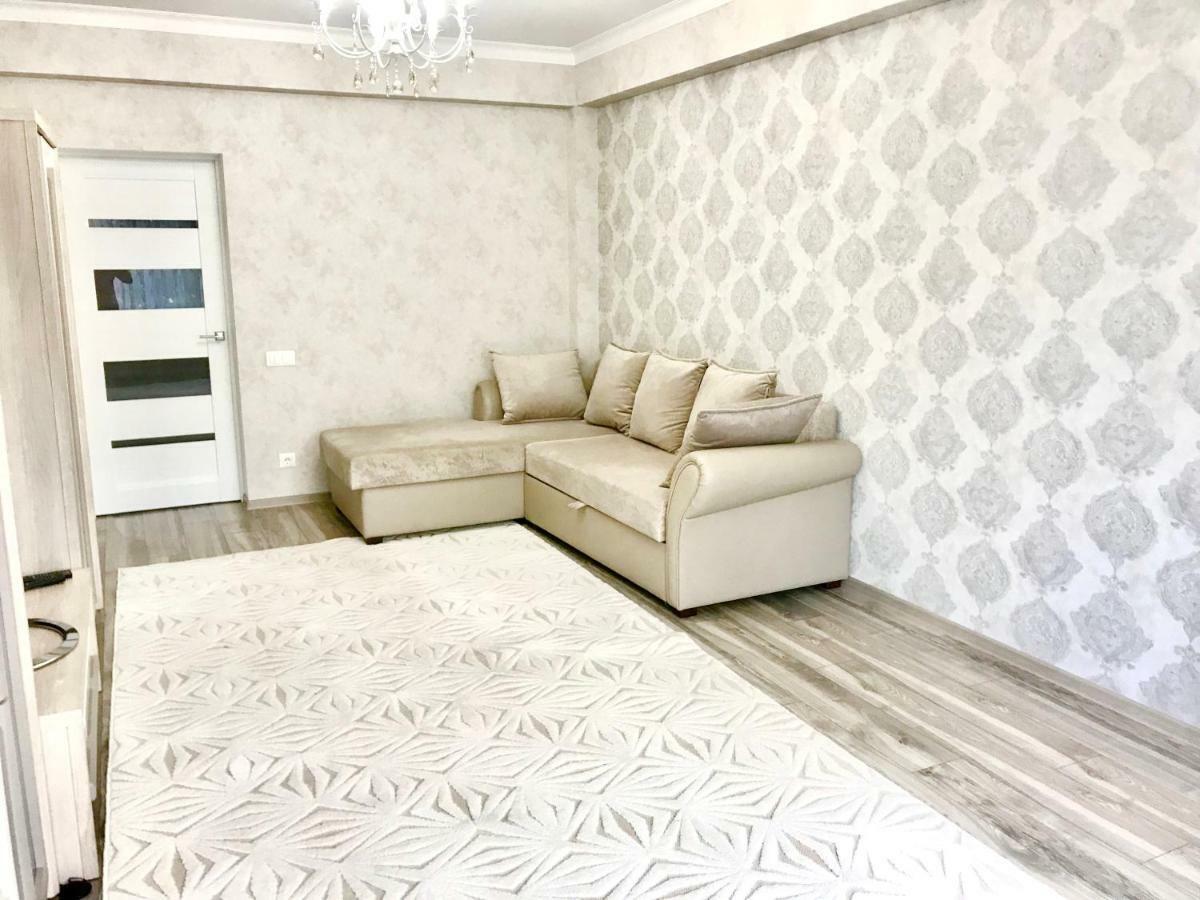Center Apartment On Albisoara Street Кишинев Екстериор снимка